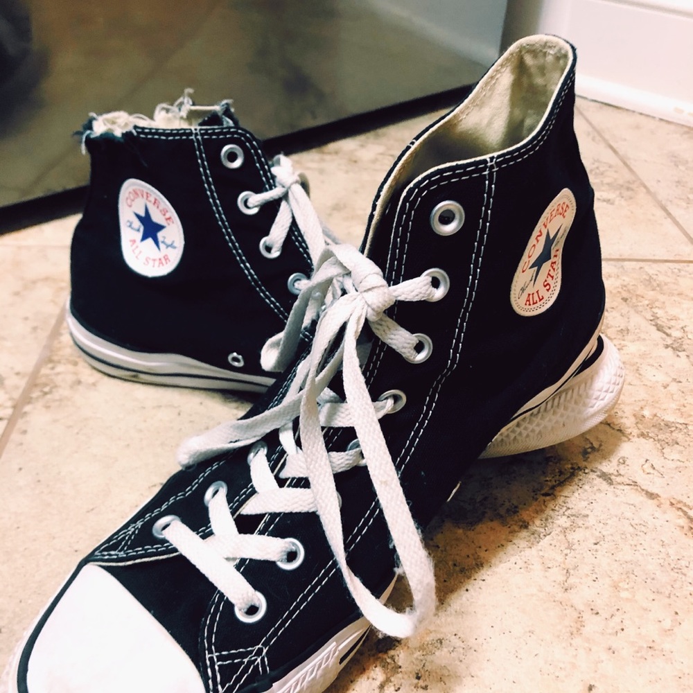 Men’s size 11 distressed high top black converse